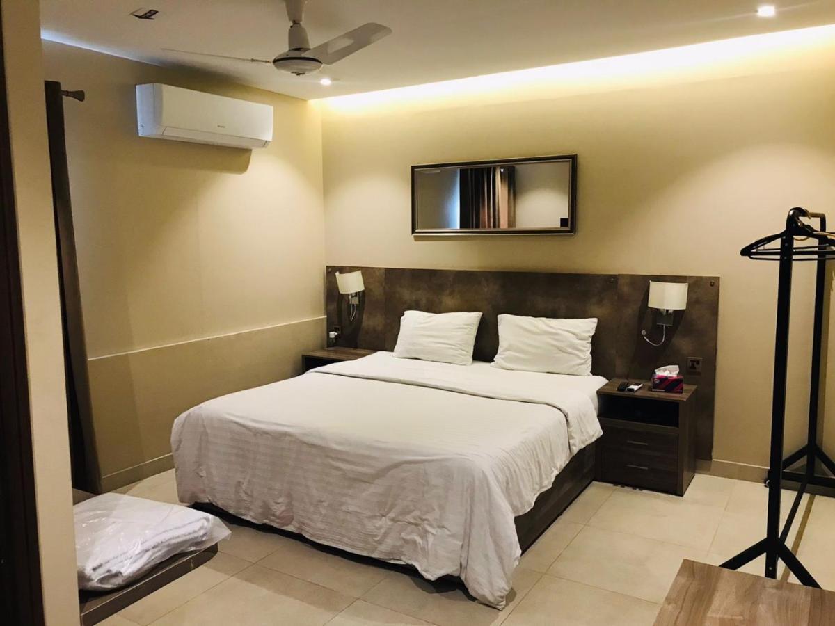 Hamsun Shahrah-E-Faisal Hotel Carachi Exterior foto