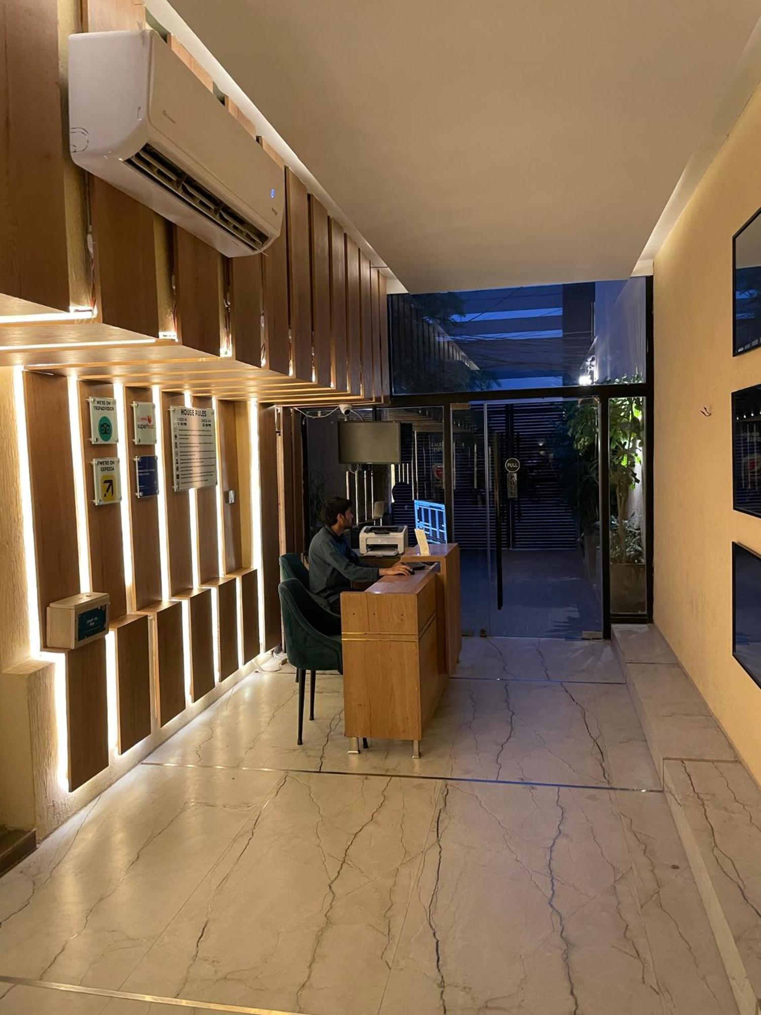Hamsun Shahrah-E-Faisal Hotel Carachi Exterior foto